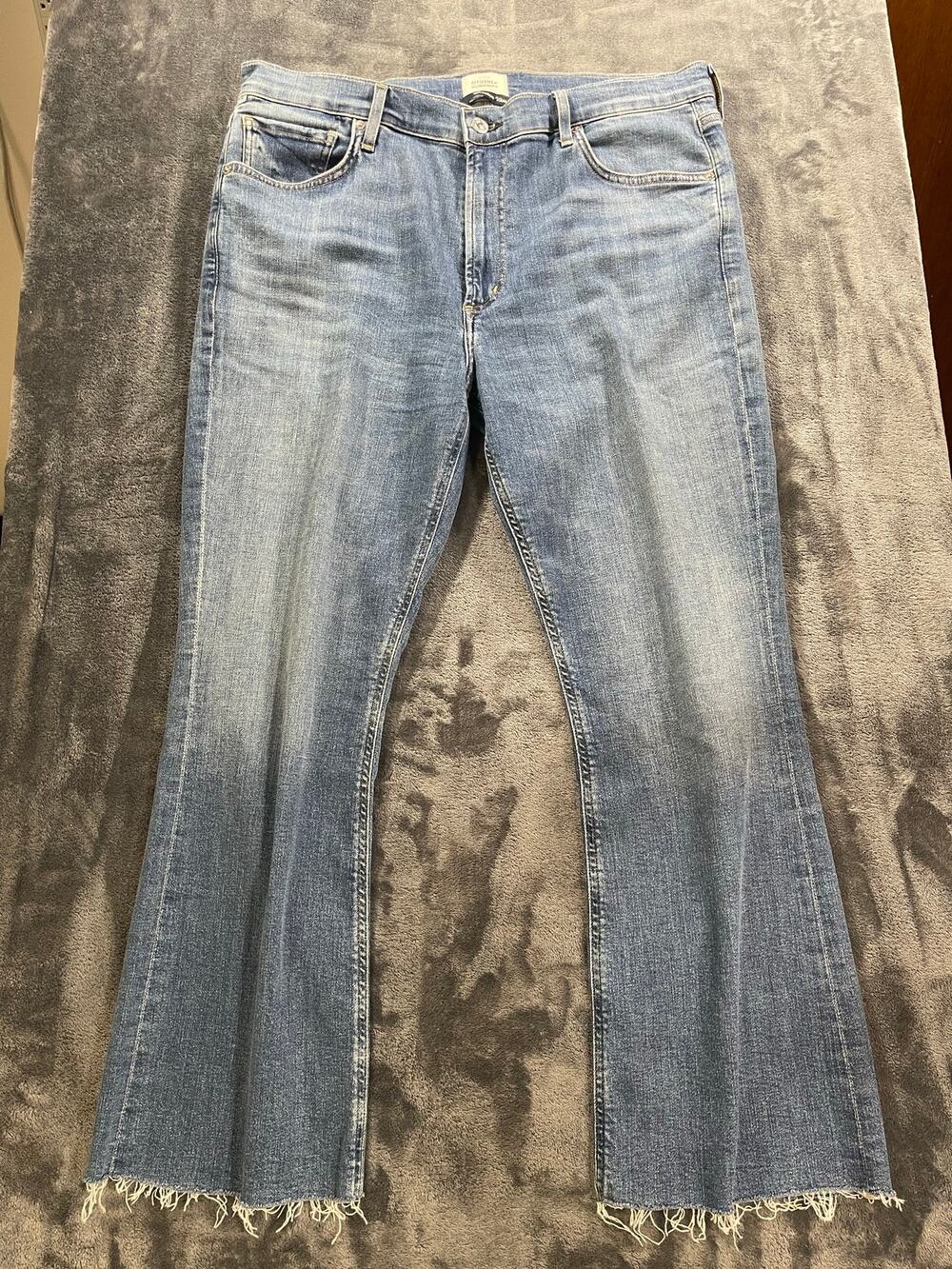 Citizens of Humanity Isola Jeans Size 32 Raw Hem Cropped Bootcut Frayed Denim